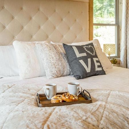 New / 3 King Suites / Sleeps12 / View / 5 Mi To Pf / Hot Tub Sevierville Ngoại thất bức ảnh