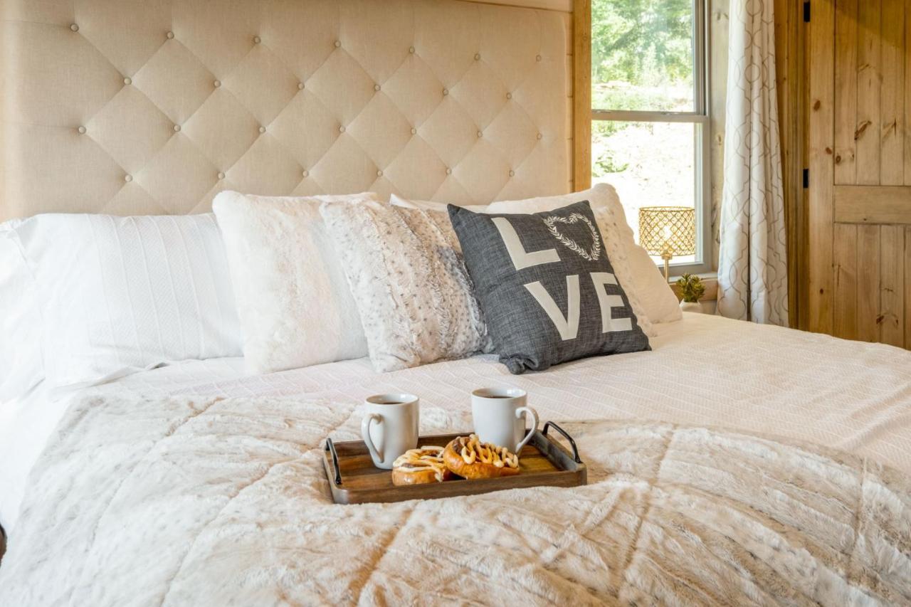 New / 3 King Suites / Sleeps12 / View / 5 Mi To Pf / Hot Tub Sevierville Ngoại thất bức ảnh