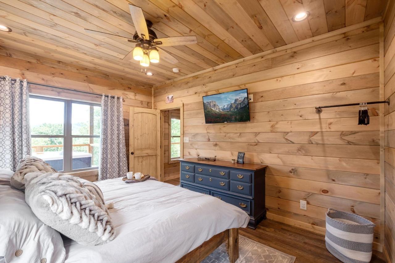 New / 3 King Suites / Sleeps12 / View / 5 Mi To Pf / Hot Tub Sevierville Ngoại thất bức ảnh