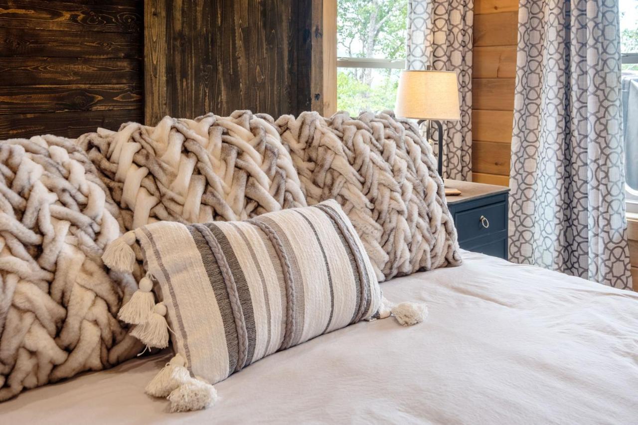 New / 3 King Suites / Sleeps12 / View / 5 Mi To Pf / Hot Tub Sevierville Ngoại thất bức ảnh