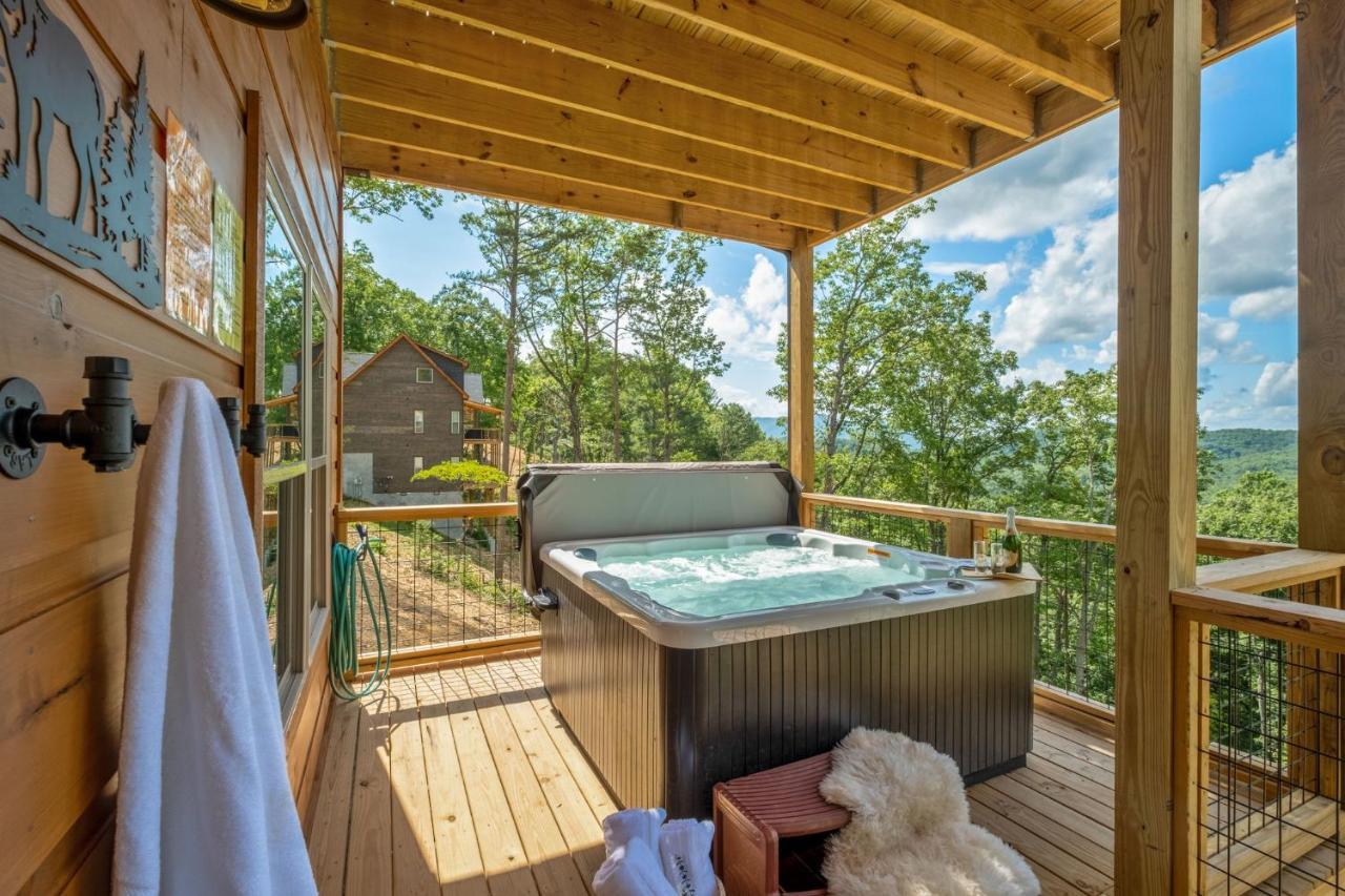 New / 3 King Suites / Sleeps12 / View / 5 Mi To Pf / Hot Tub Sevierville Ngoại thất bức ảnh