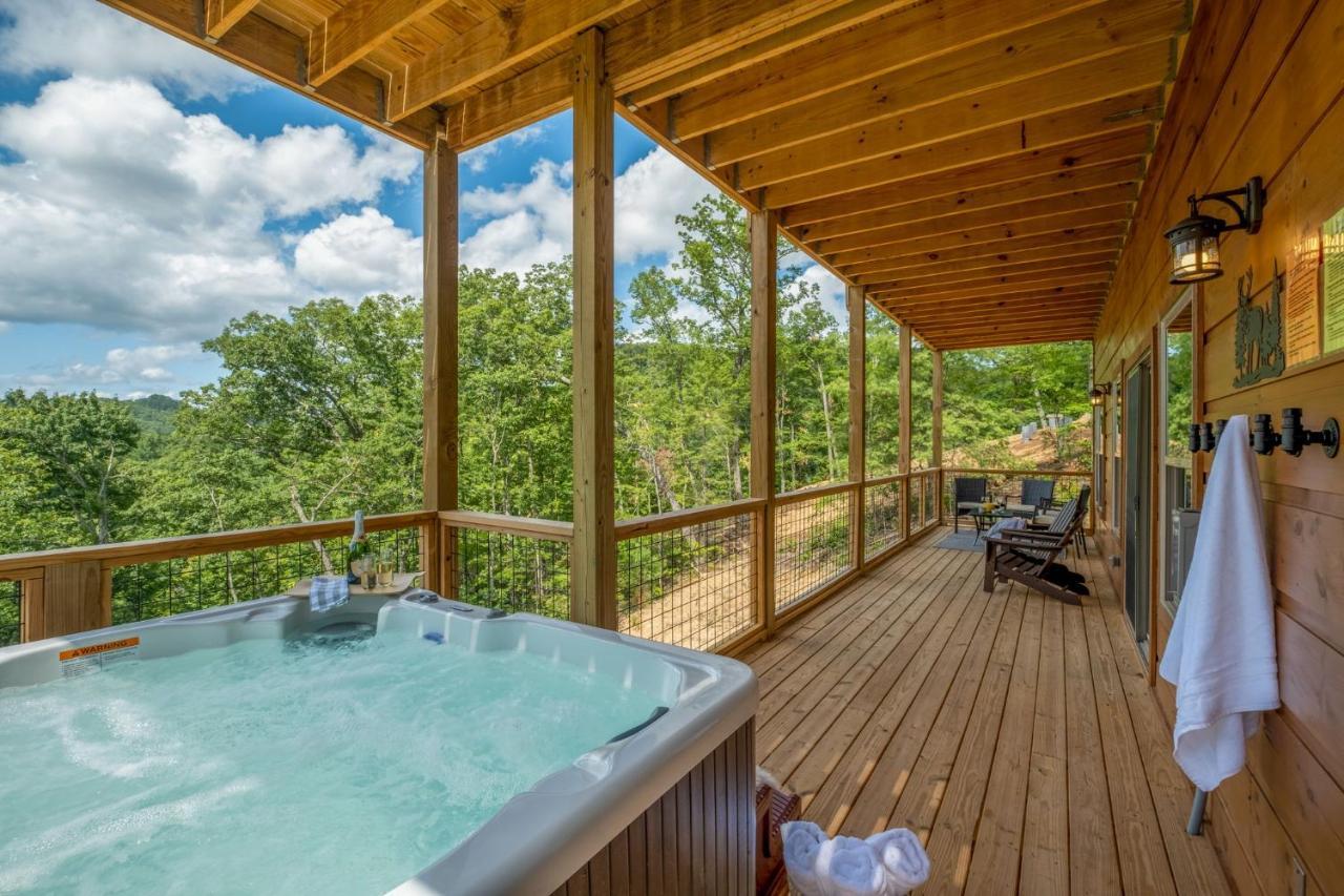 New / 3 King Suites / Sleeps12 / View / 5 Mi To Pf / Hot Tub Sevierville Ngoại thất bức ảnh
